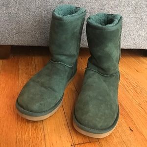 UGG classic short in green